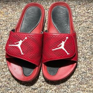 Jordan slides size 7Y